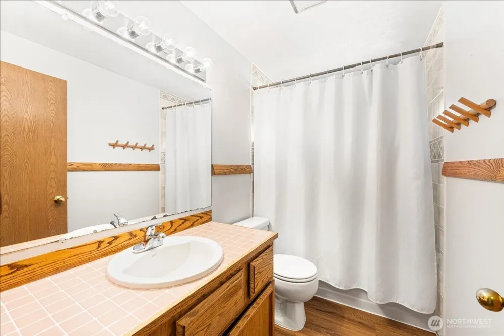 5421 James Place SE Auburn, WA 98092