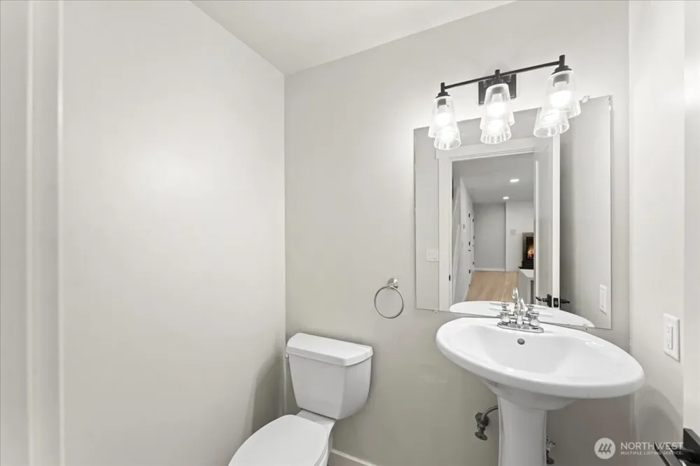 5421 James Place SE Auburn, WA 98092