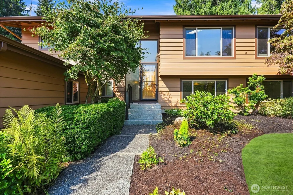 22118 78th Place W Edmonds, WA 98026