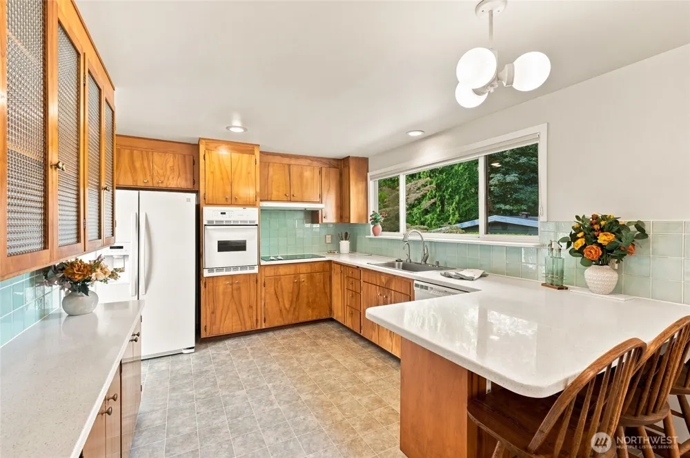22118 78th Place W Edmonds, WA 98026