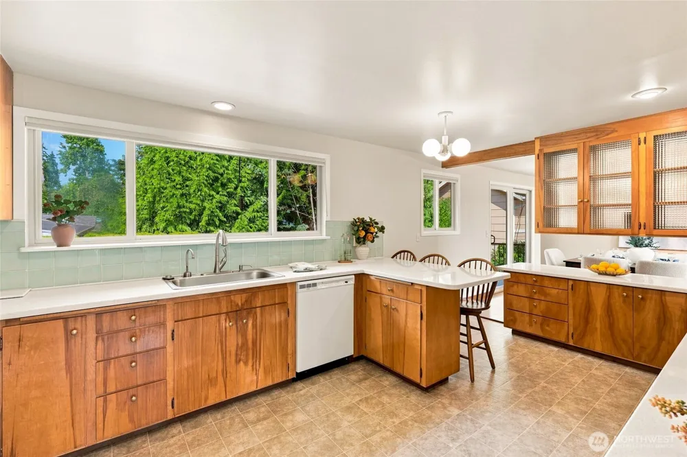 22118 78th Place W Edmonds, WA 98026