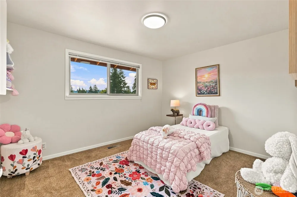 22118 78th Place W Edmonds, WA 98026