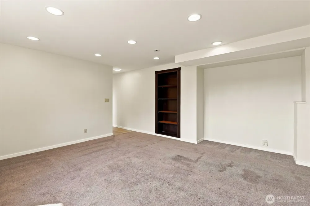 22118 78th Place W Edmonds, WA 98026