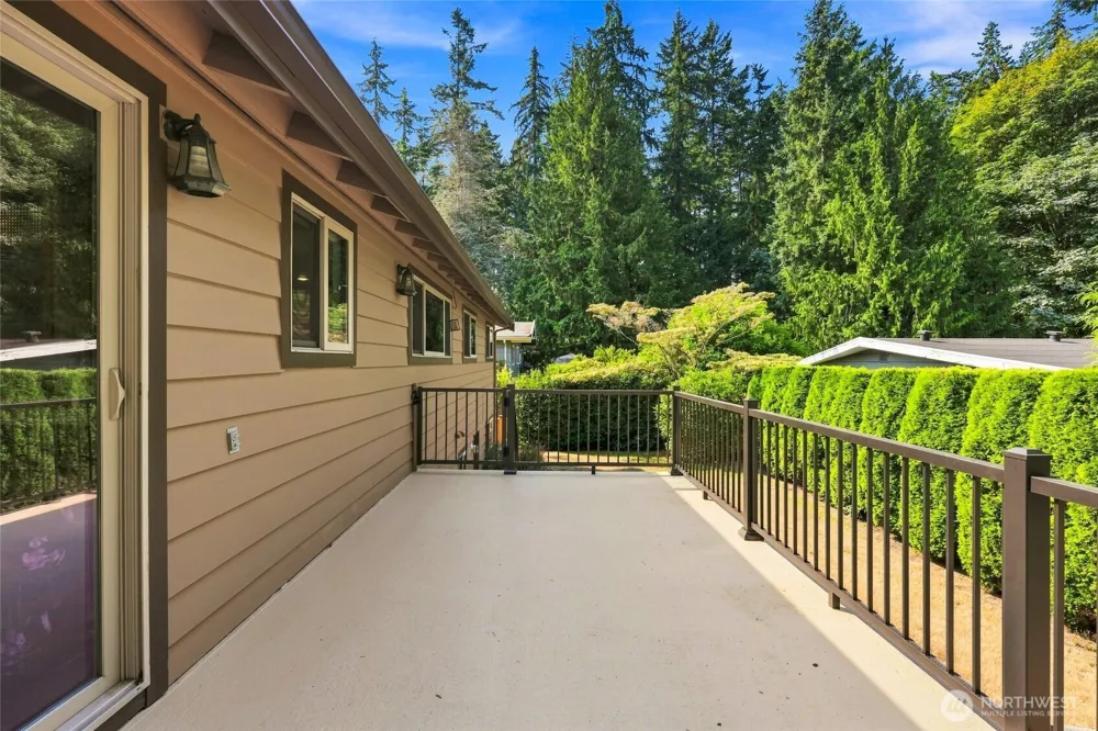 22118 78th Place W Edmonds, WA 98026