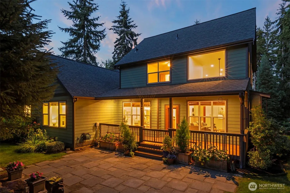 10601 NE Dry Creek Way Kingston, WA 98346