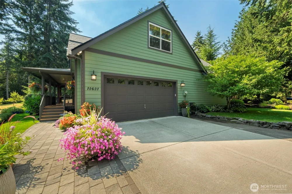 10601 NE Dry Creek Way Kingston, WA 98346