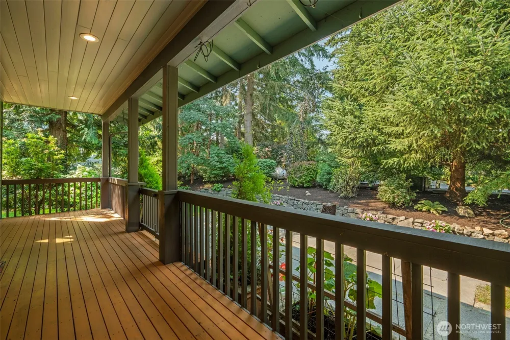 10601 NE Dry Creek Way Kingston, WA 98346