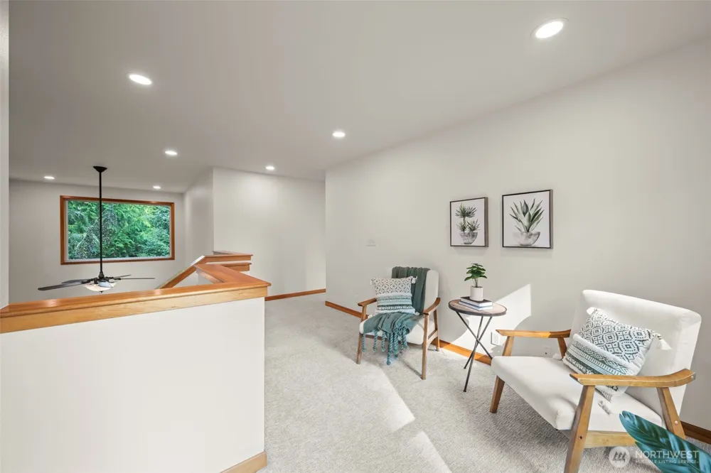 10601 NE Dry Creek Way Kingston, WA 98346