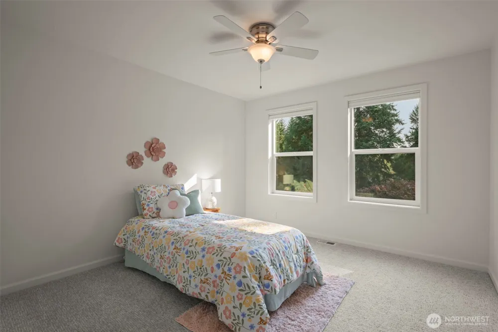 10601 NE Dry Creek Way Kingston, WA 98346