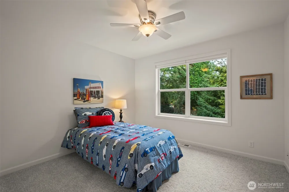 10601 NE Dry Creek Way Kingston, WA 98346