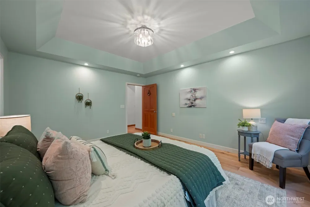 10601 NE Dry Creek Way Kingston, WA 98346