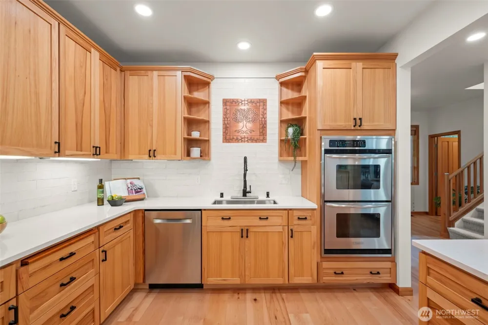 10601 NE Dry Creek Way Kingston, WA 98346