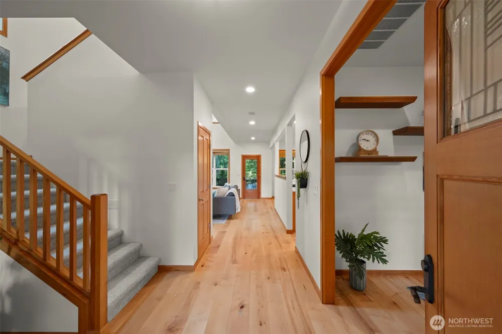 10601 NE Dry Creek Way Kingston, WA 98346