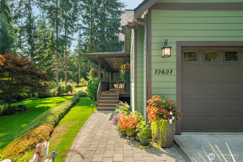 10601 NE Dry Creek Way Kingston, WA 98346