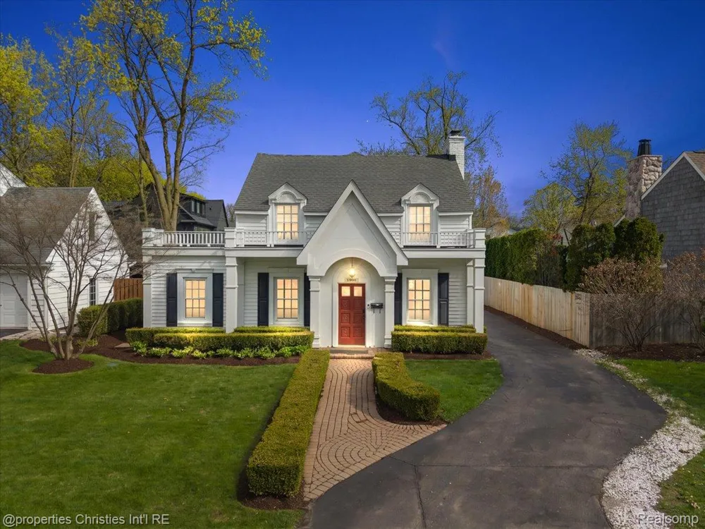 1900 Fairview Street Birmingham City, MI 48009