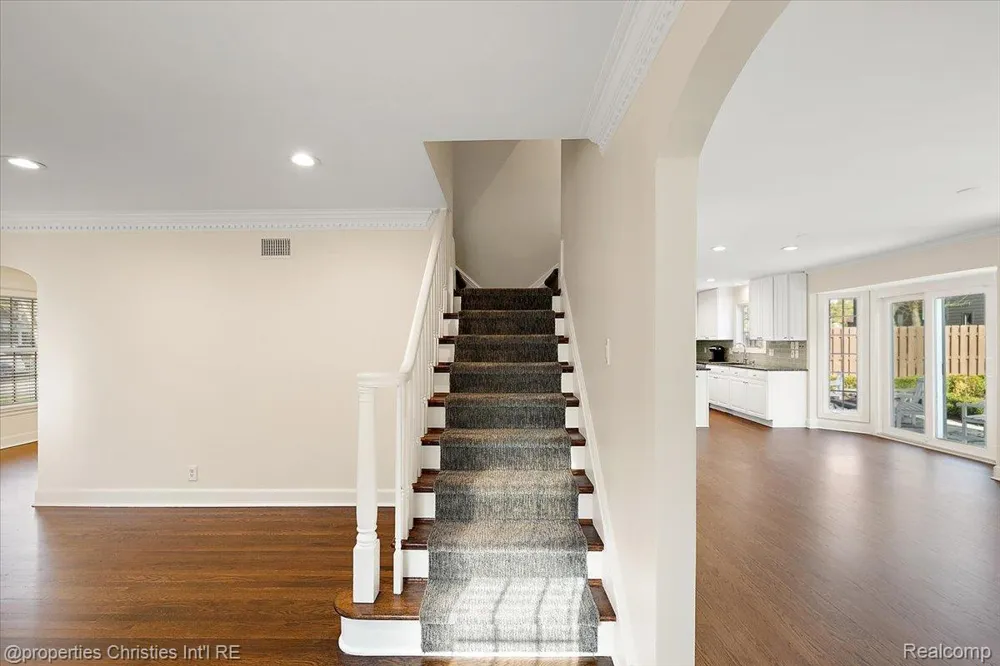 1900 Fairview Street Birmingham City, MI 48009