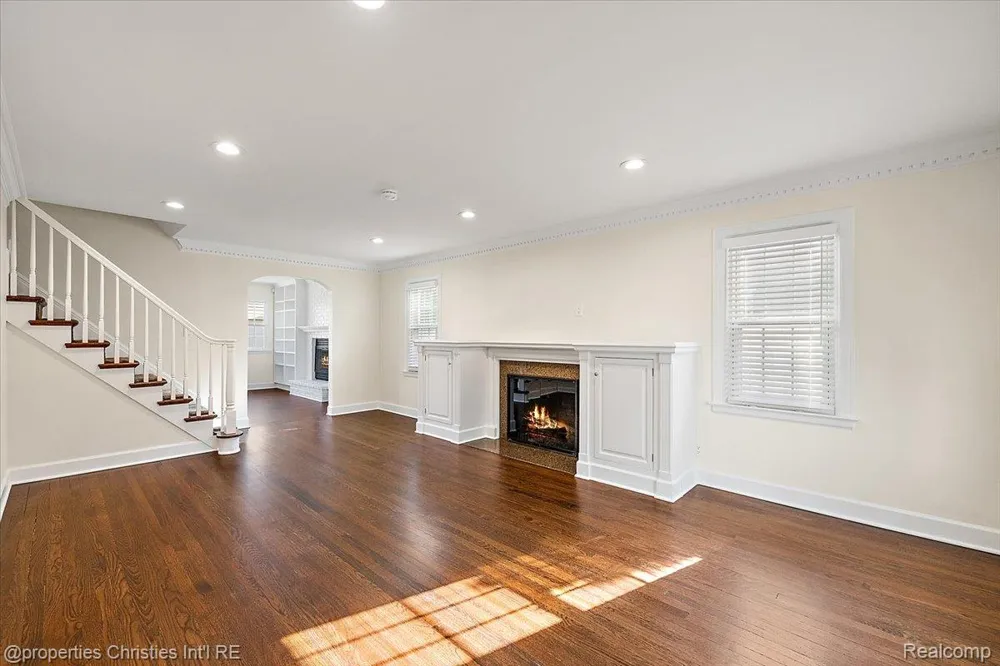 1900 Fairview Street Birmingham City, MI 48009