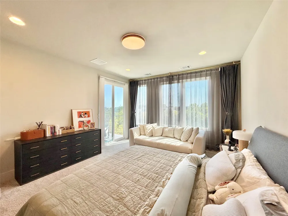 7915 Floracita Lane Austin, TX 78735