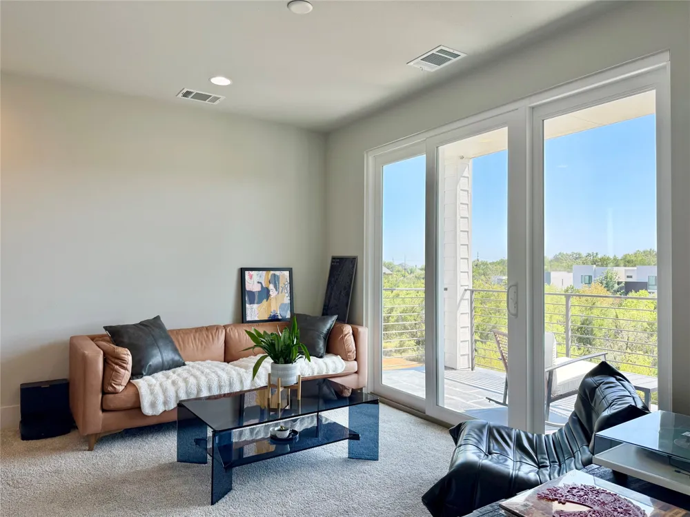 7915 Floracita Lane Austin, TX 78735