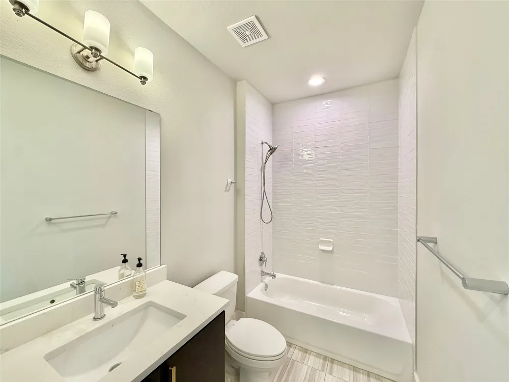 7915 Floracita Lane Austin, TX 78735