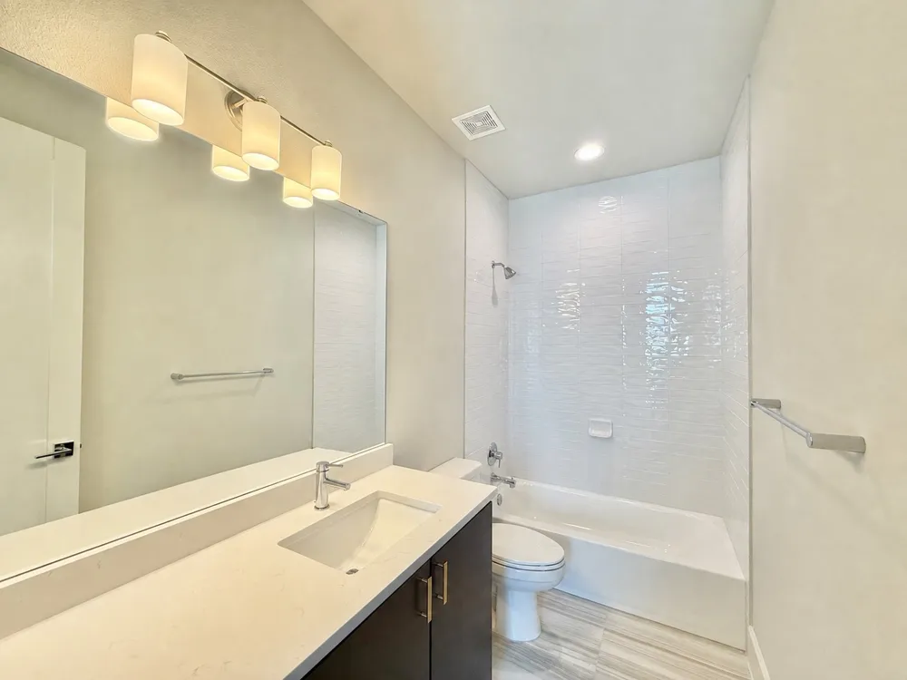 7915 Floracita Lane Austin, TX 78735