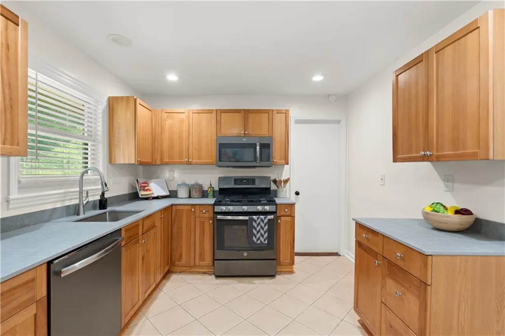 371 North Avenue Hapeville, GA 30354