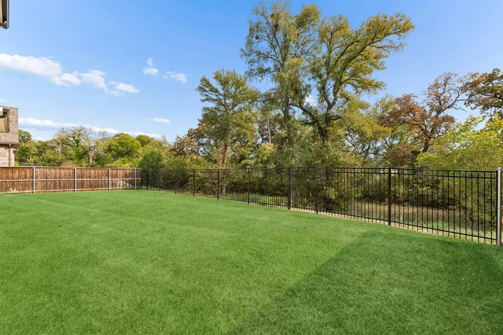1770 Coopers Hawk Drive Arlington, TX 76005