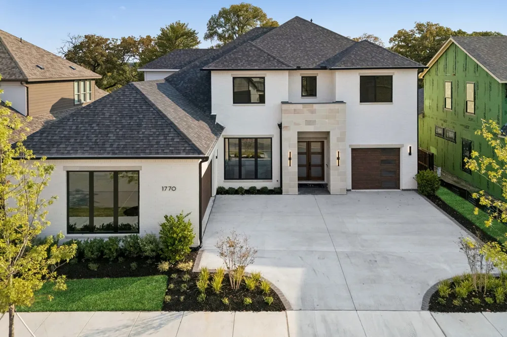 1770 Coopers Hawk Drive Arlington, TX 76005