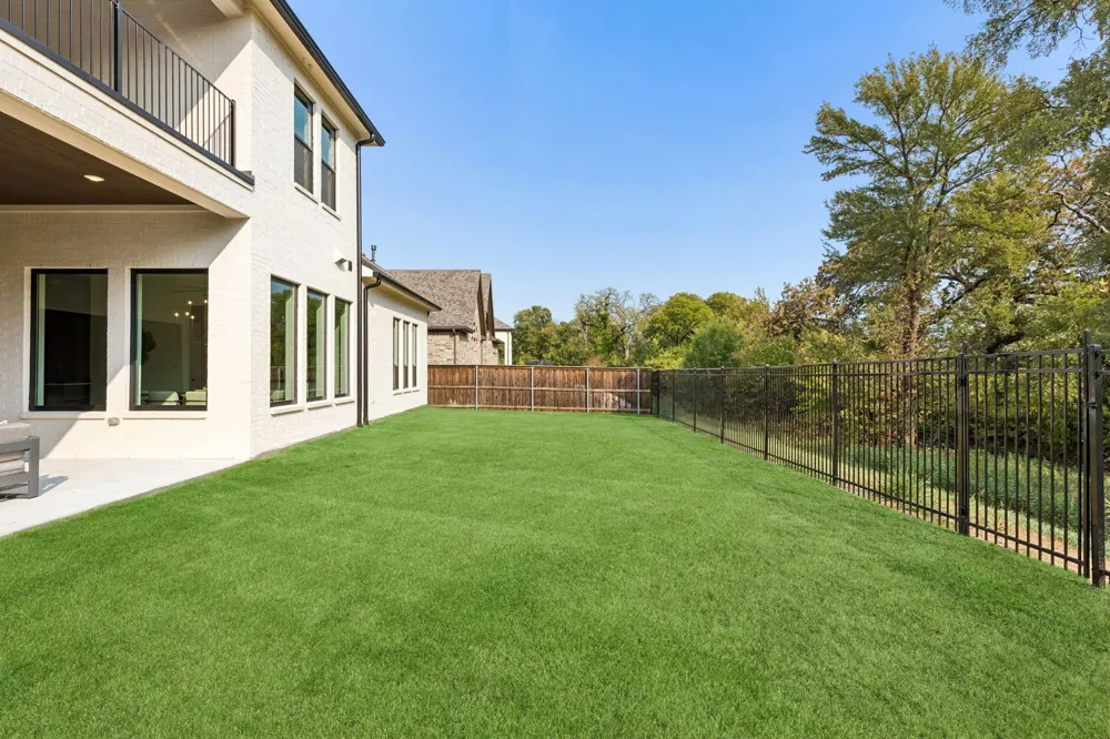 1770 Coopers Hawk Drive Arlington, TX 76005