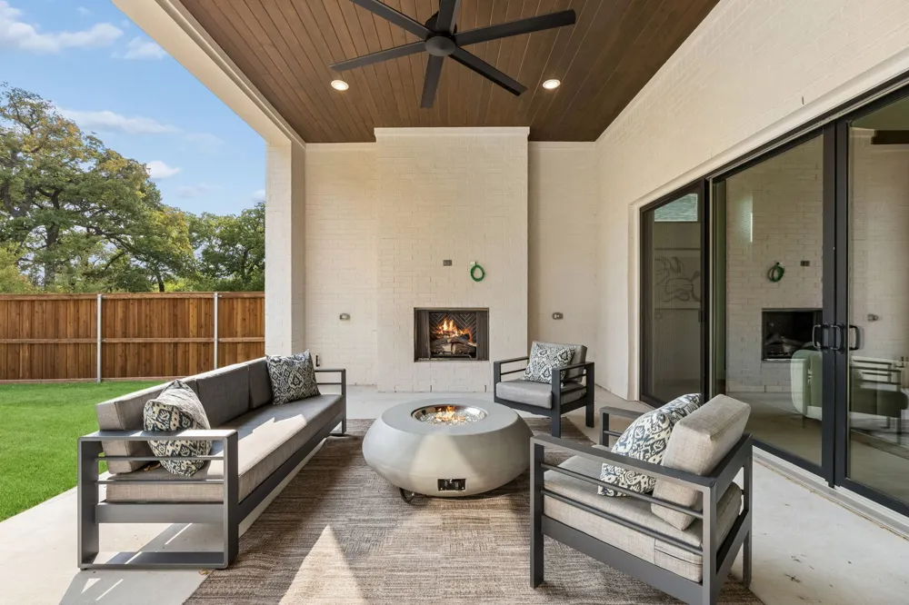 1770 Coopers Hawk Drive Arlington, TX 76005