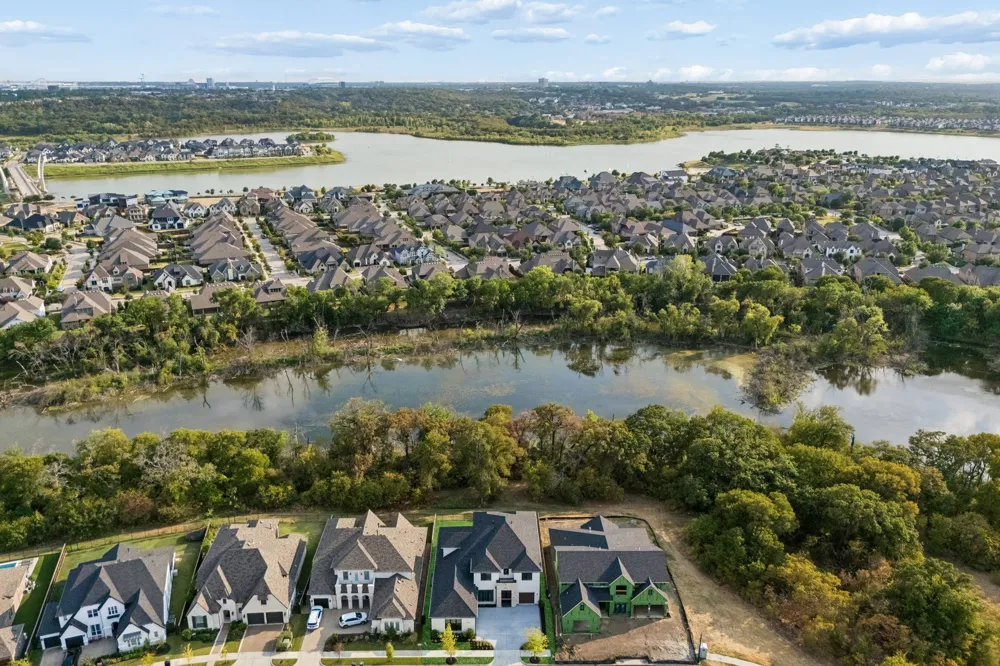 1770 Coopers Hawk Drive Arlington, TX 76005