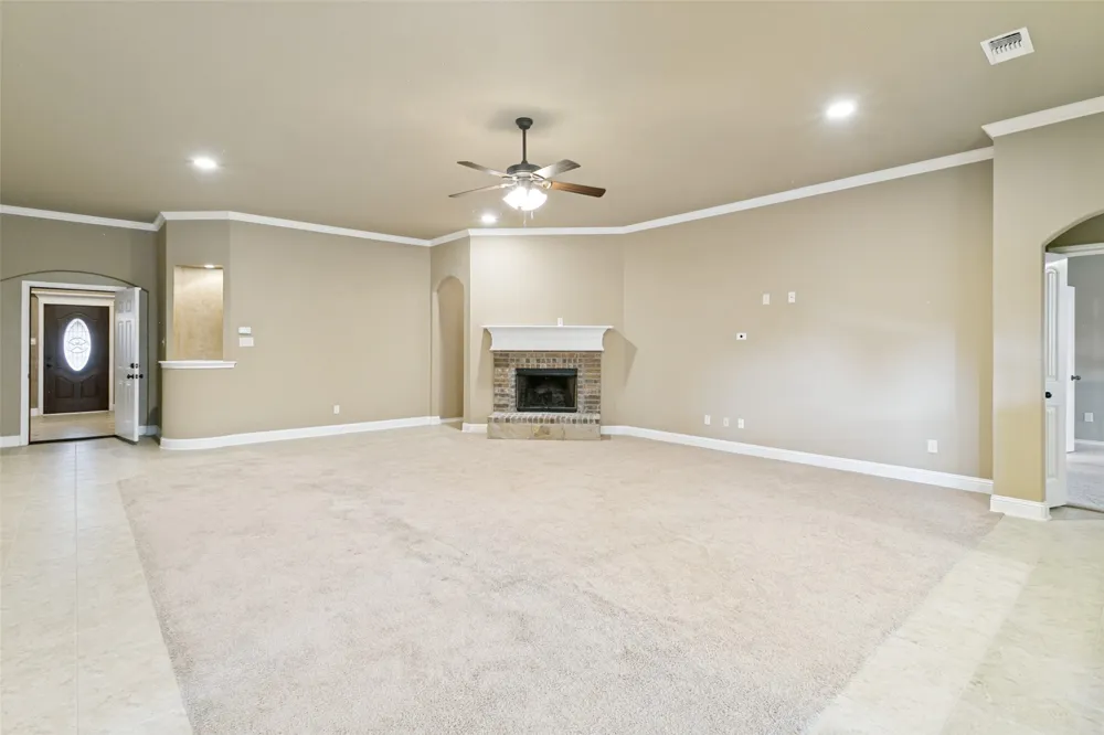 308 Pecos Drive Burleson, TX 76028
