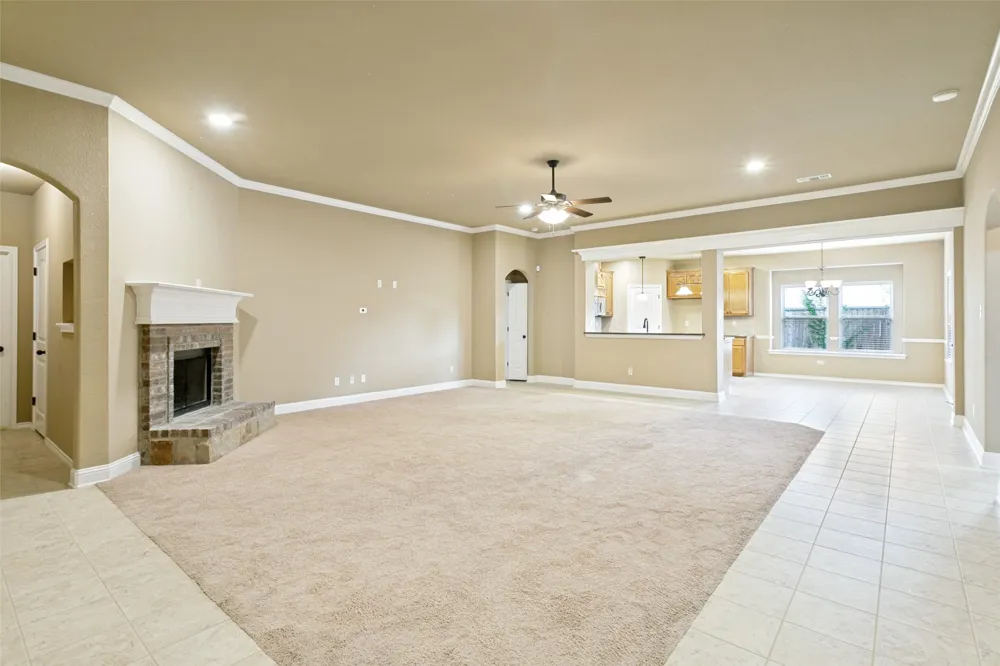 308 Pecos Drive Burleson, TX 76028