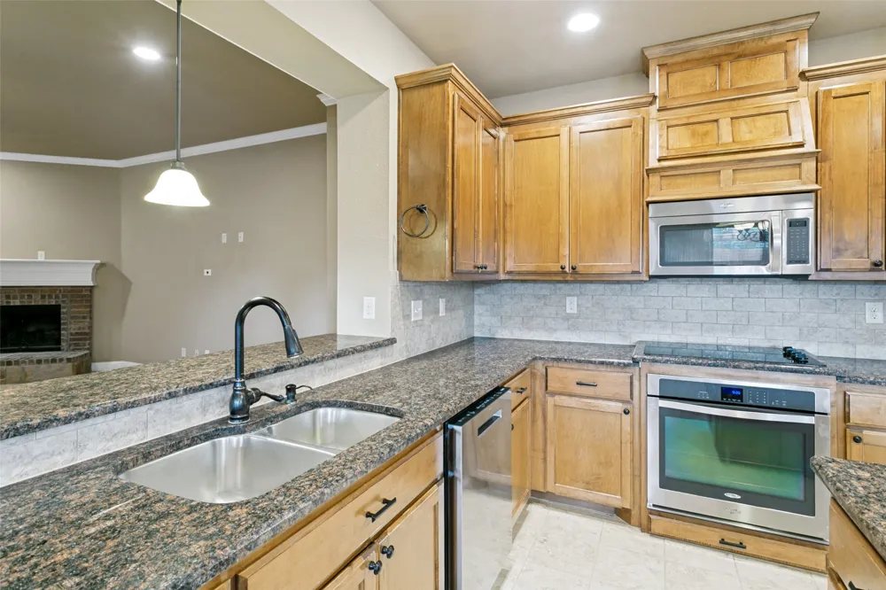 308 Pecos Drive Burleson, TX 76028