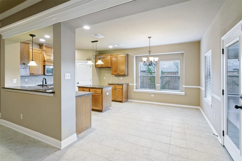 308 Pecos Drive Burleson, TX 76028