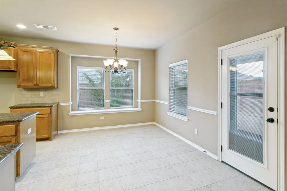 308 Pecos Drive Burleson, TX 76028