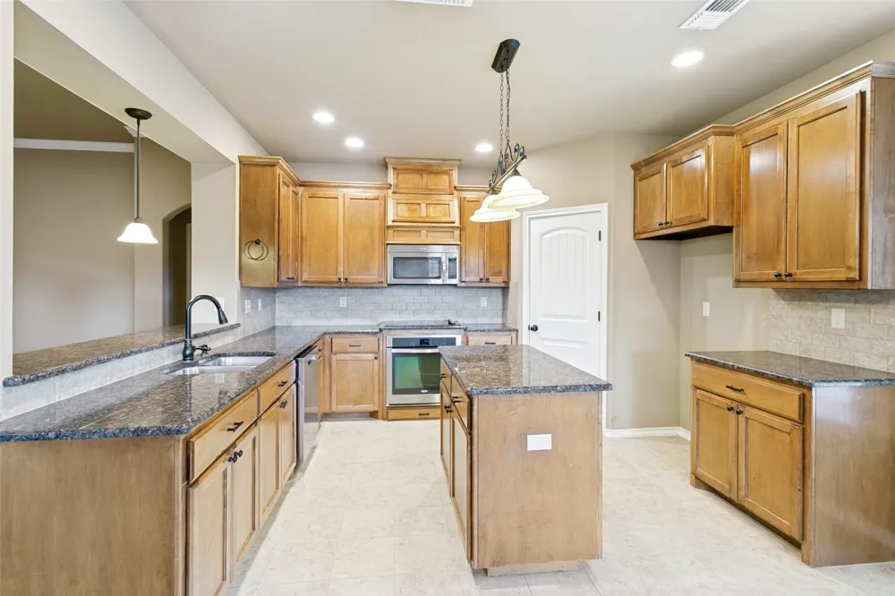 308 Pecos Drive Burleson, TX 76028