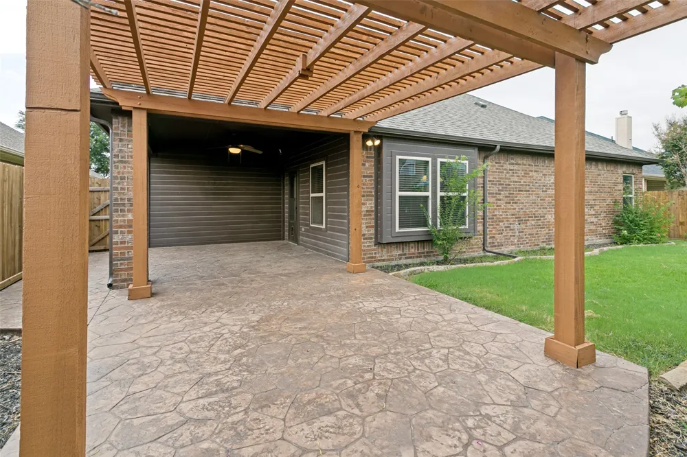 308 Pecos Drive Burleson, TX 76028