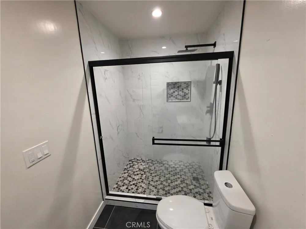 336 T Bakersfield, CA 93304