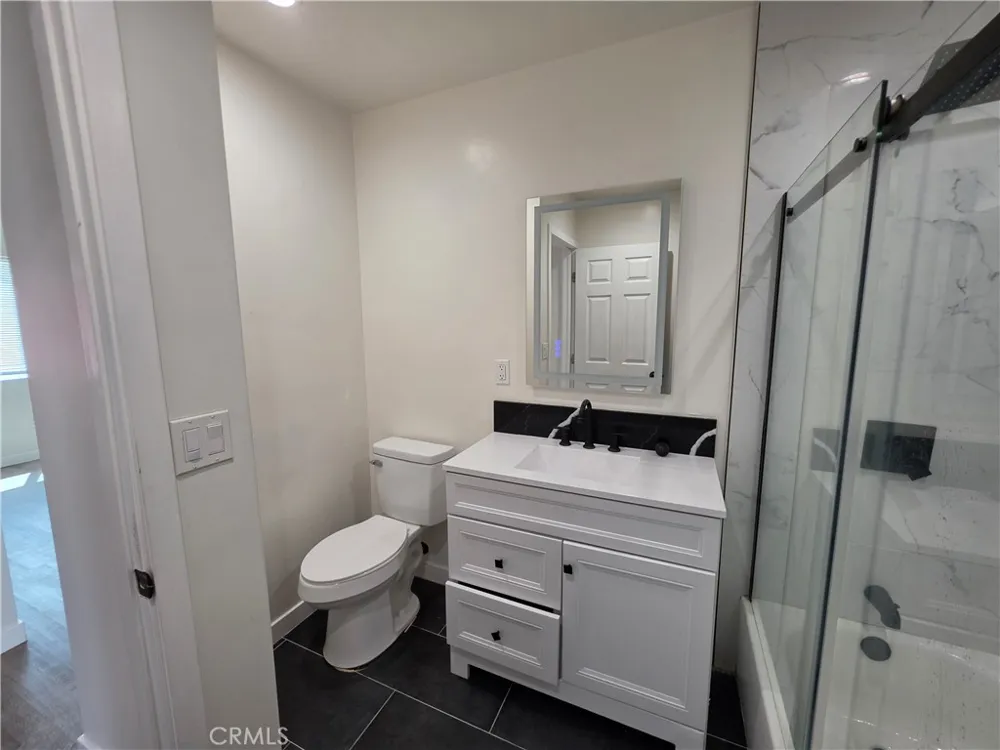336 T Bakersfield, CA 93304