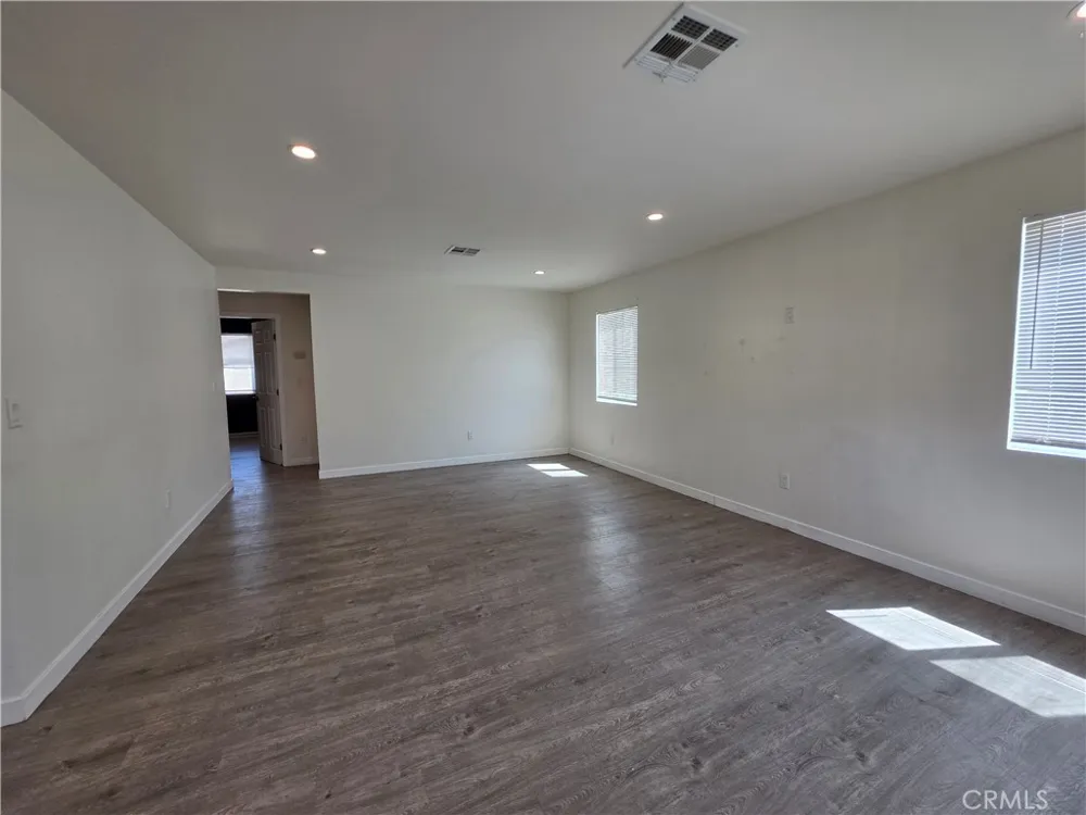 336 T Bakersfield, CA 93304