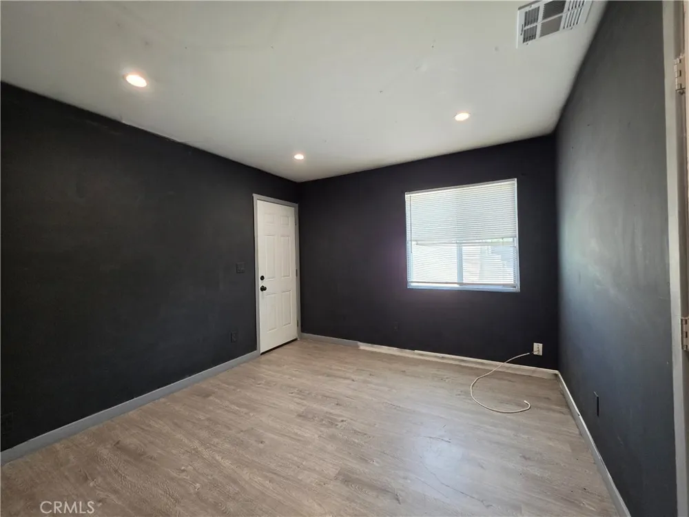 336 T Bakersfield, CA 93304