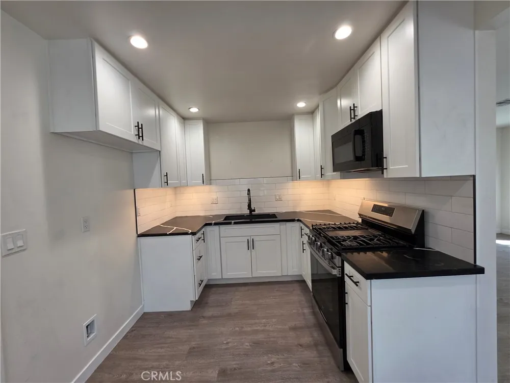 336 T Bakersfield, CA 93304