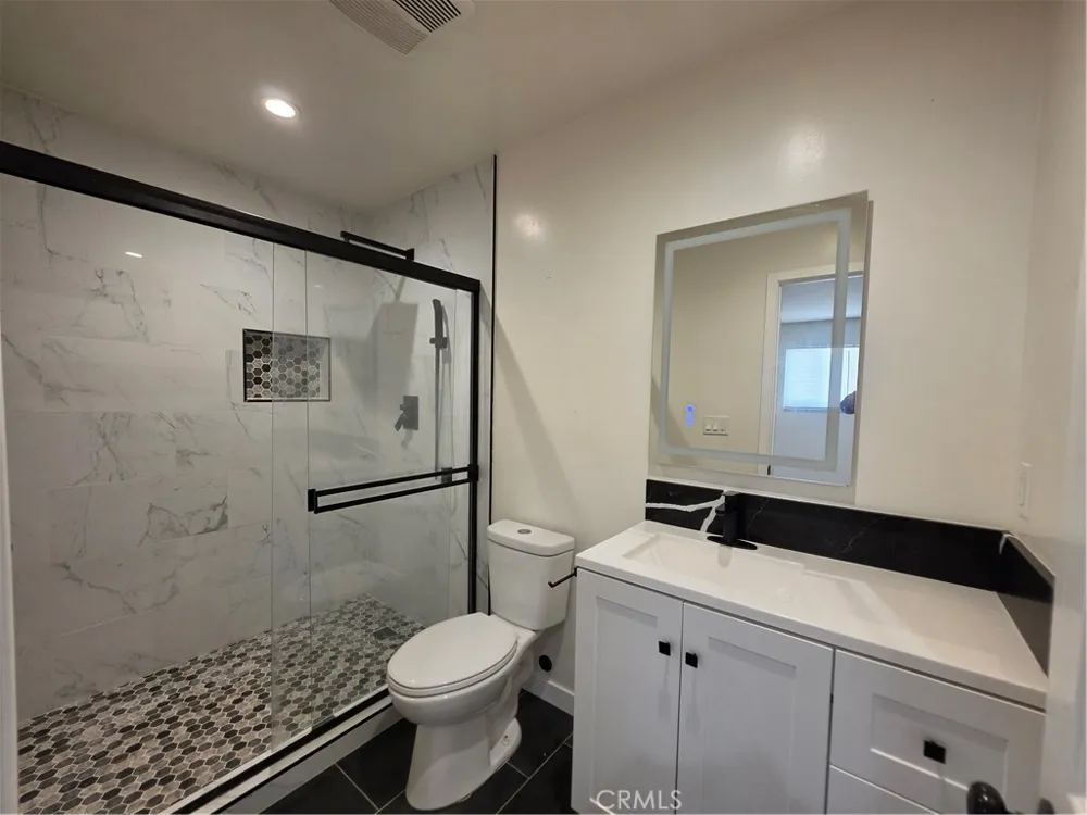 336 T Bakersfield, CA 93304