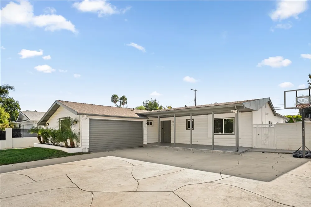 6515 Kenwater West Hills, CA 91307
