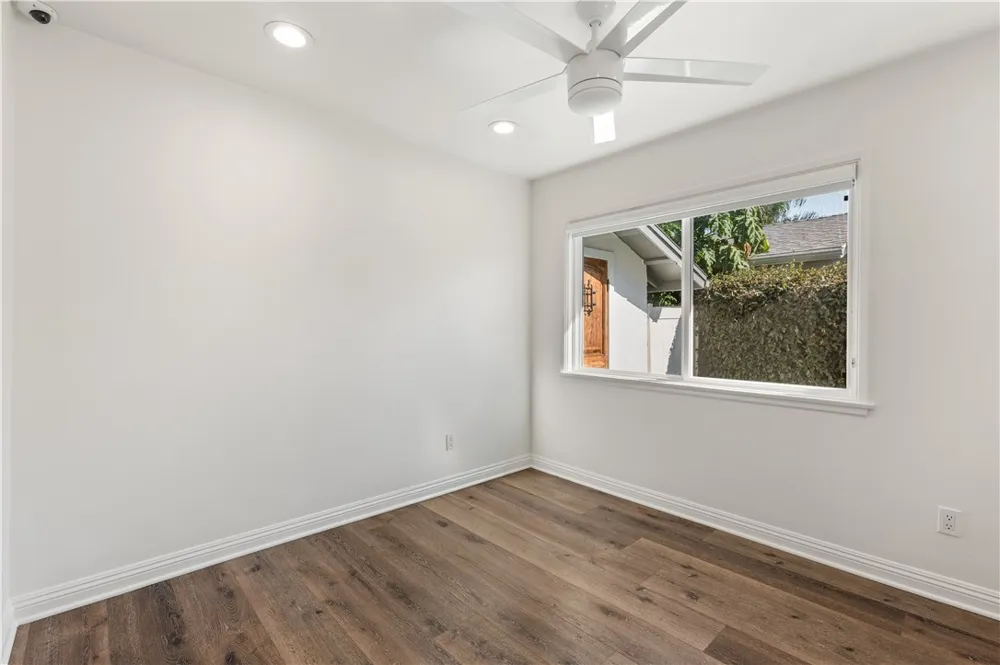 6515 Kenwater West Hills, CA 91307