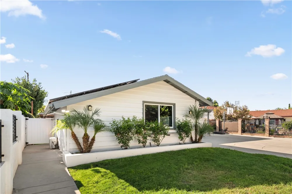 6515 Kenwater West Hills, CA 91307