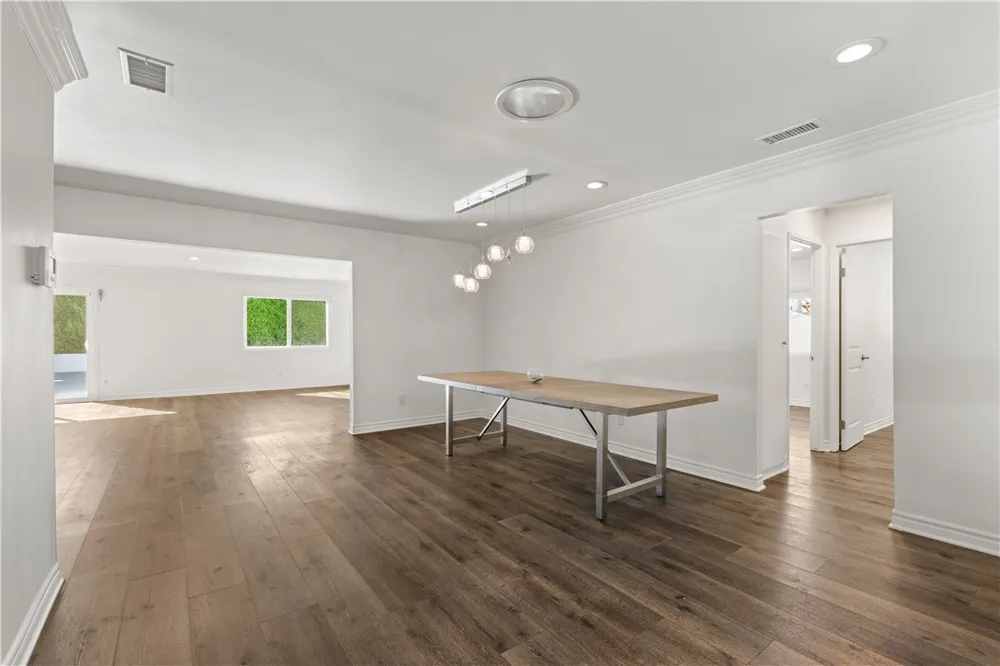 6515 Kenwater West Hills, CA 91307