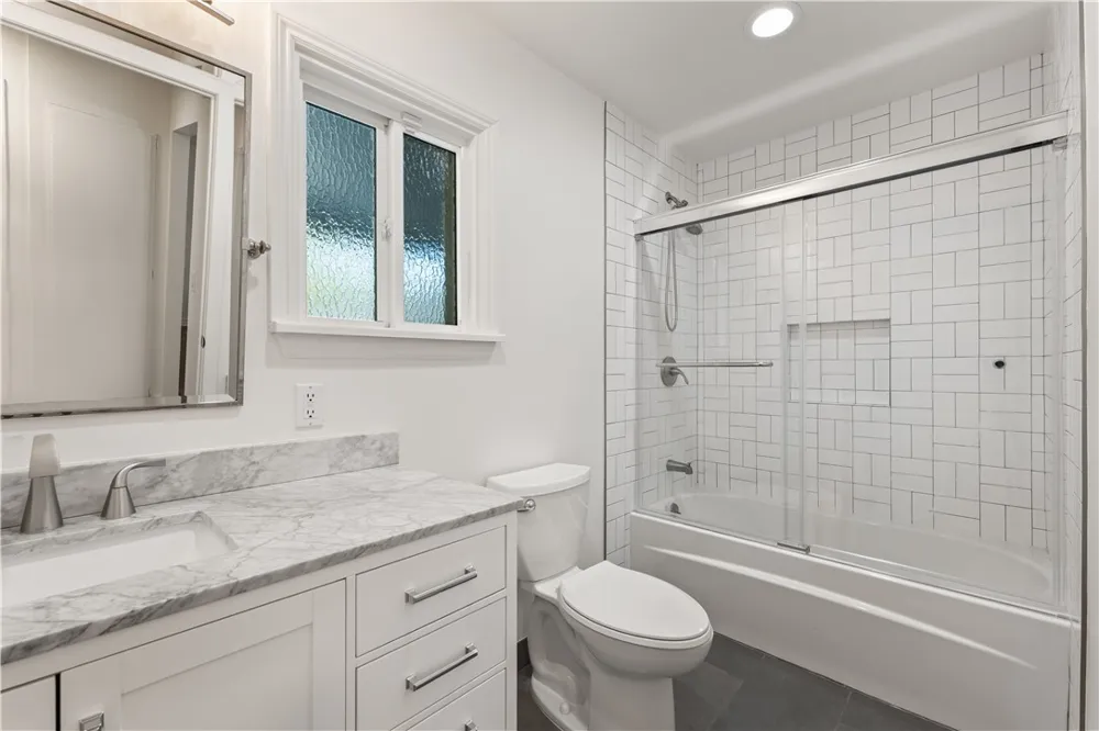 6515 Kenwater West Hills, CA 91307
