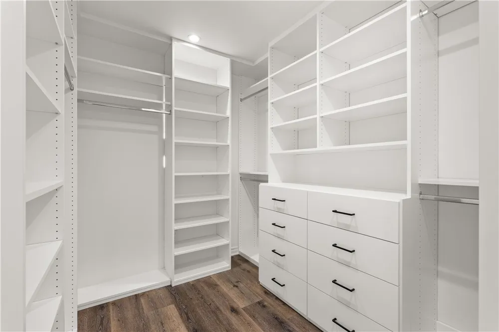 6515 Kenwater West Hills, CA 91307